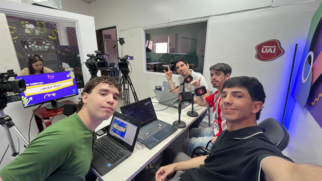 
Hacela Fácil: un streaming que nació en la UAI                